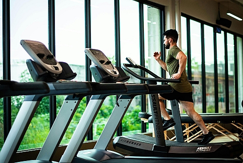 Κρεατίνες και εγκέφαλος: πώς μπορεί να επηρεάζουν τη γνωστική λειτουργία